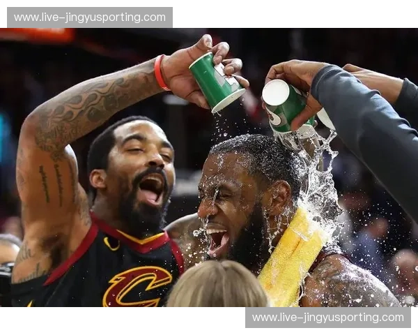 史诗再续：骑士vs勇士，那一场未完待续的总决赛“第六战”